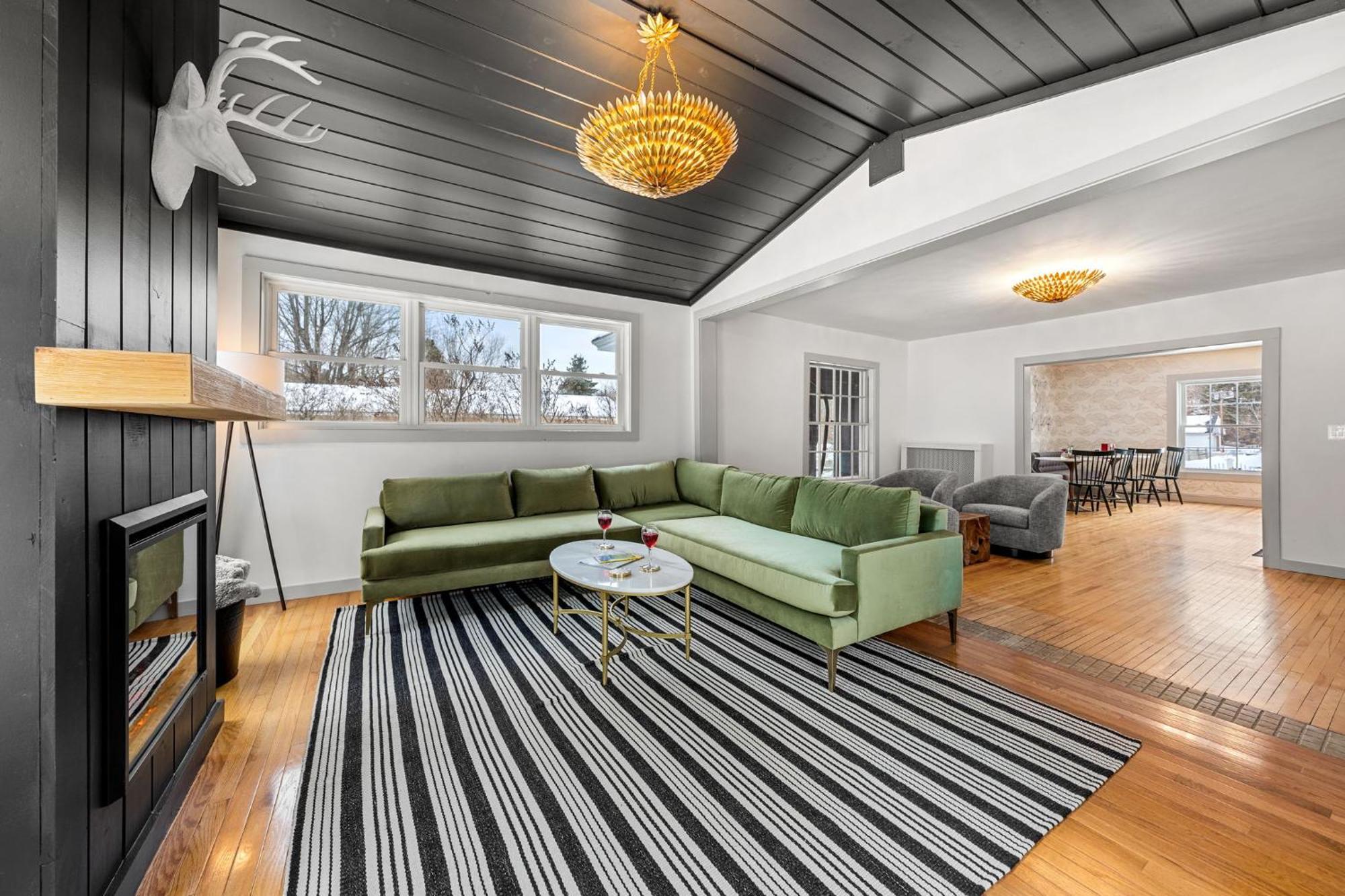 Launchpoint Lodge Lincoln Bagian luar foto