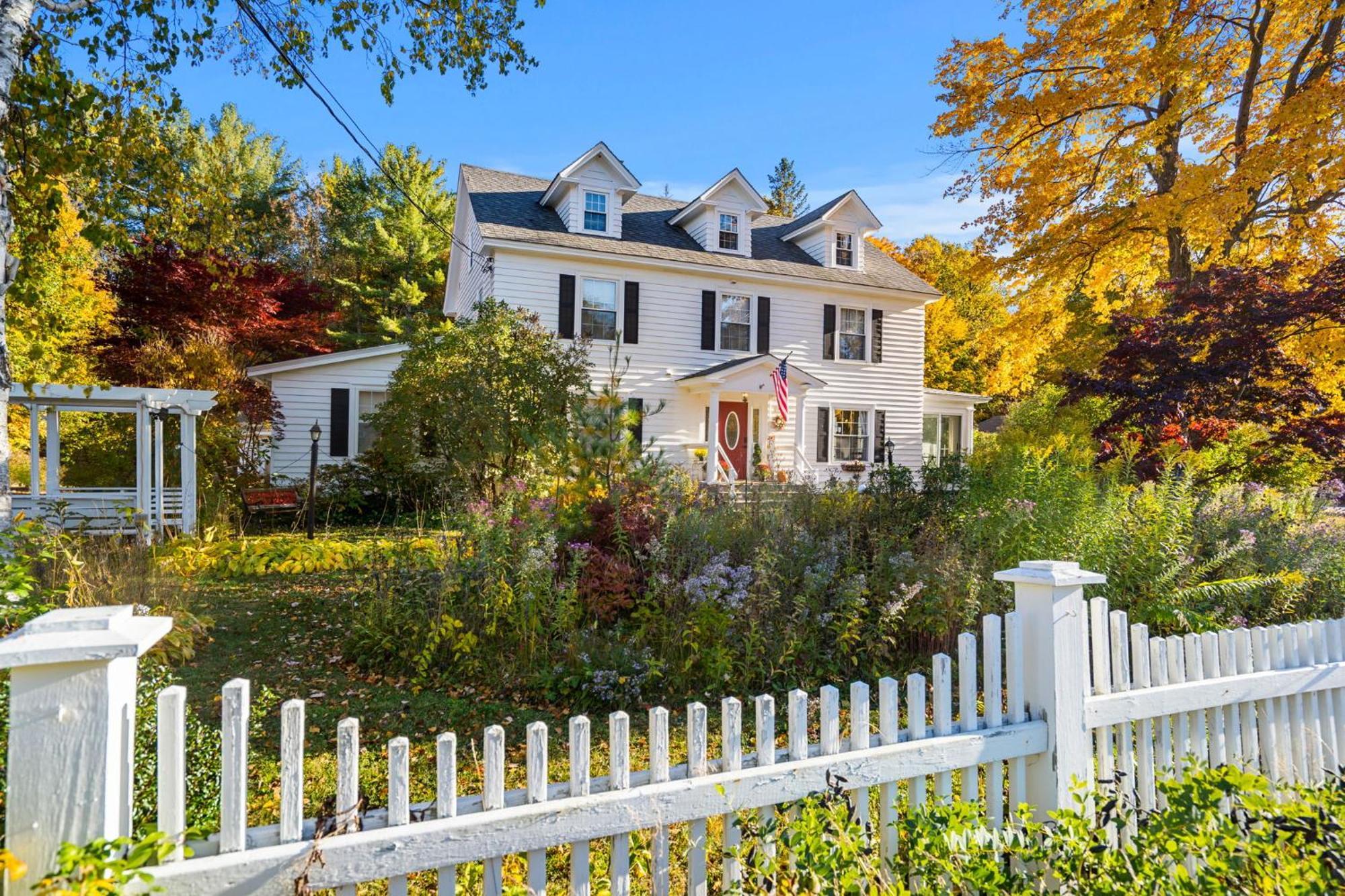 Launchpoint Lodge Lincoln Bagian luar foto