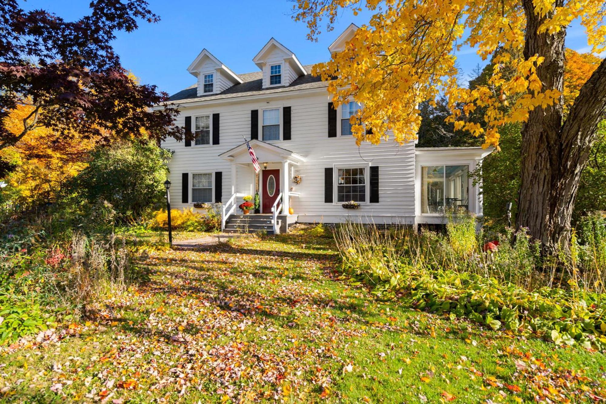 Launchpoint Lodge Lincoln Bagian luar foto