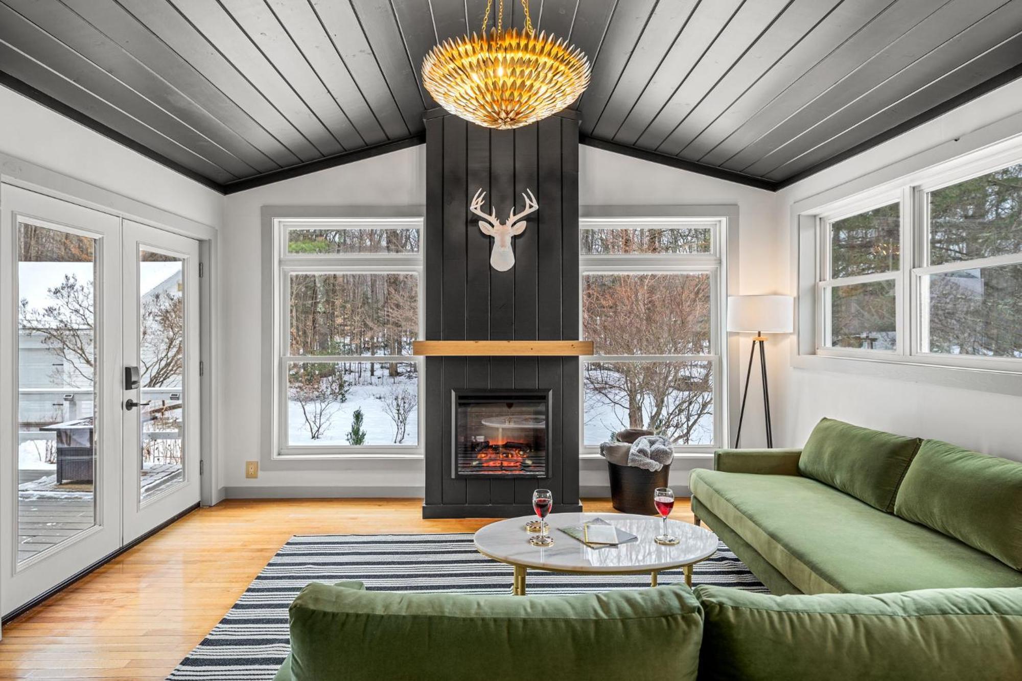 Launchpoint Lodge Lincoln Bagian luar foto